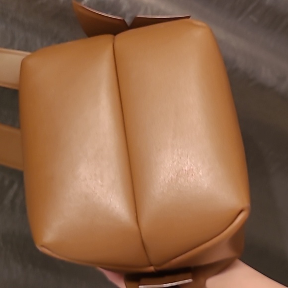 Acne Tan musubi. - Picture 8 of 14